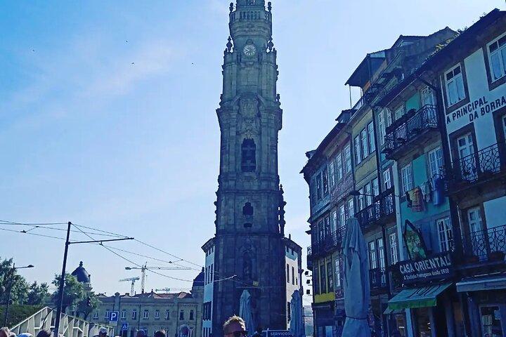 Transport Lisbon/Porto Porto/Lisbon with 2 optional stops