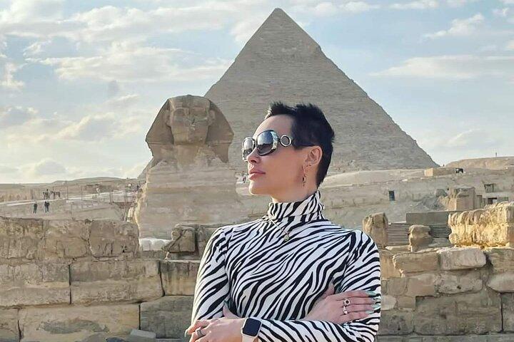 8-Hour Private Tour of Giza Pyramids, Memphis, Sakkara and Dahshur with Lunch