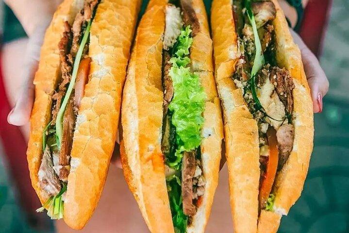 12 Tasting Street Food & Sightseeing By Scooter with Student