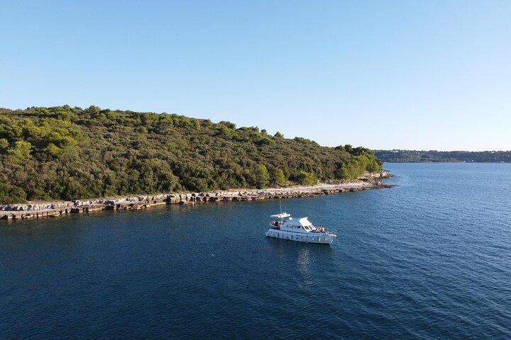 Private Boat Tour with activities in Pula Croatia