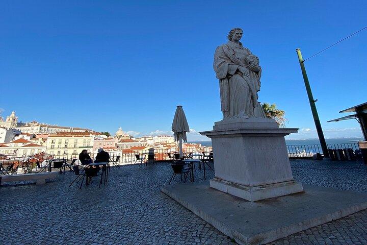 Lisbon: E-ticket to St. George Castle & Audio Tour on Your Phone