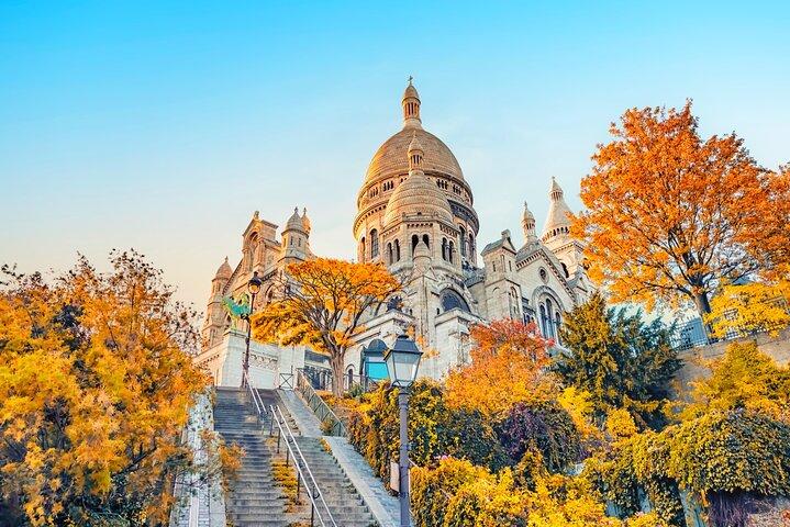 Paris Montmartre Self-Guided Walking Tour and Scavenger Hunt