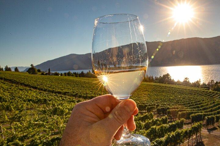 Sunset Sip Wine Tour