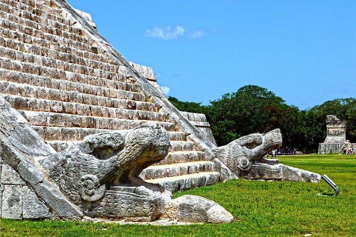 Chichen Itza Guided Historical Tour with Lunch Included