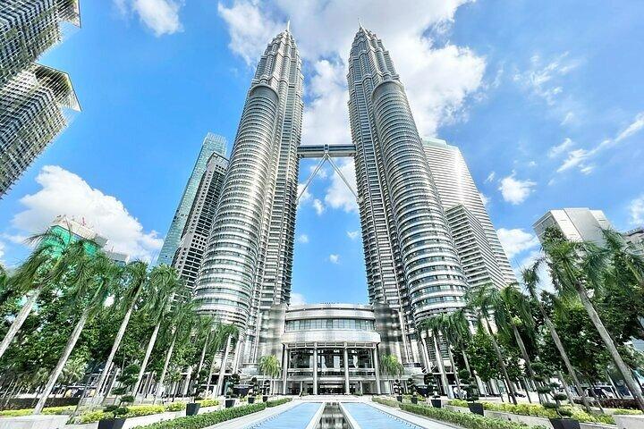 Private 2-day tour: Thailand, Malaysia & Indonesia (3 countries) from Singapore