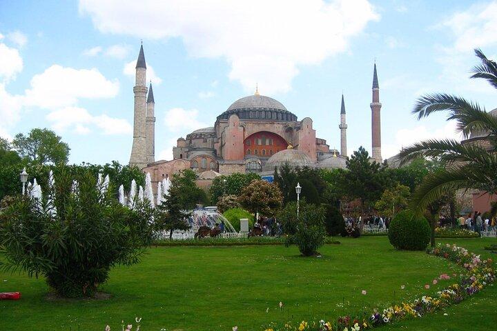 Istanbul: Hagia Sophia & Blue Mosque Guided & Small-Group Tour