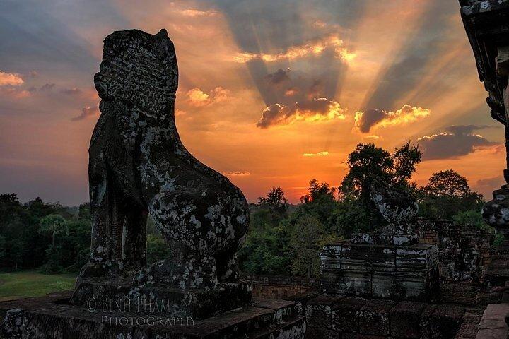 One Full Day Private tour of Angkor Wat, Ta Prohm, Angkor Thom & Banteay Srie