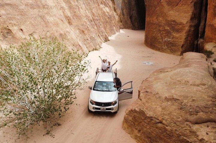 4x4 Full-Day Desert Tour