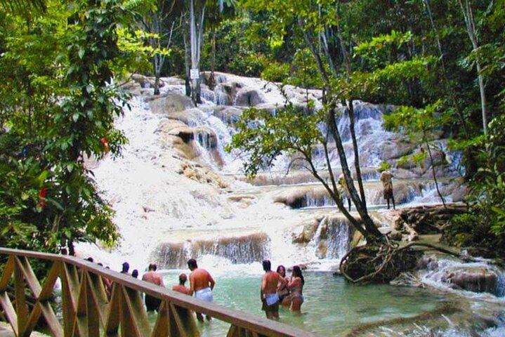 Private Combo Tour From Ocho Rios to Blue Hole and Dunn's River