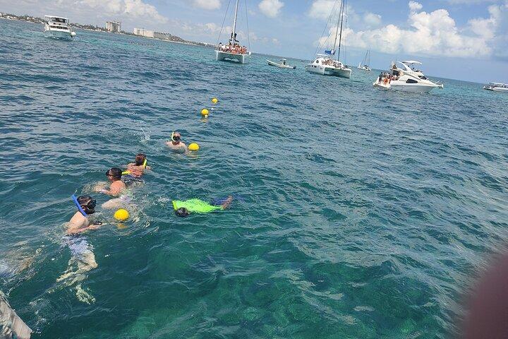 Isla Mujeres Unlimited Catamaran with Transportation from Cancun