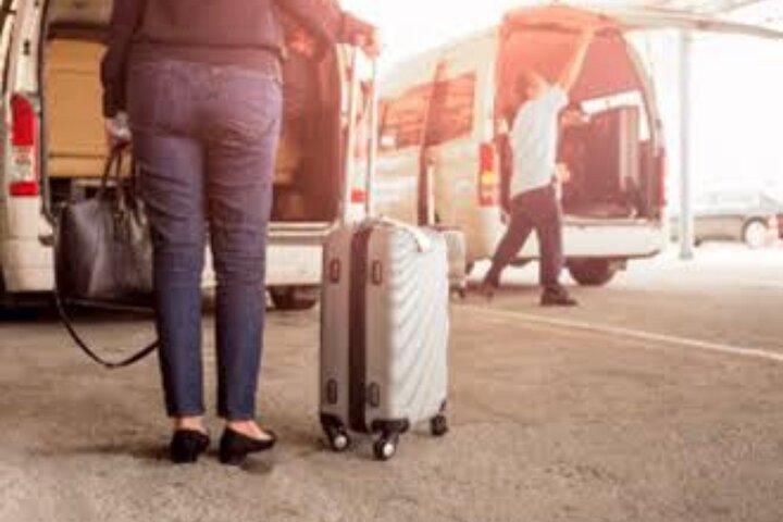 Private Transfer from Giza or Cairo to Cairo International Airport