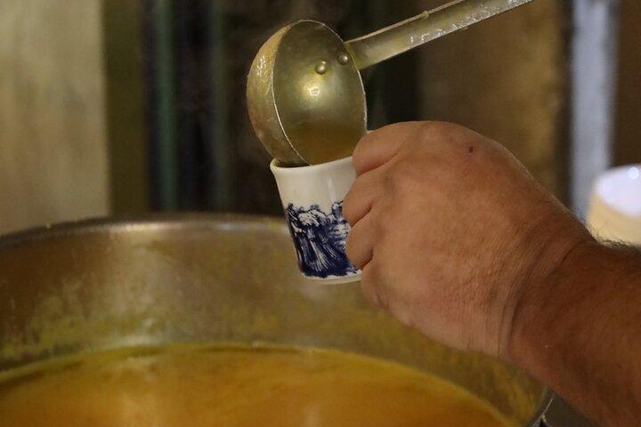 Foodie Walk Tour See the Buzzing Part of Athens and its Delicacies