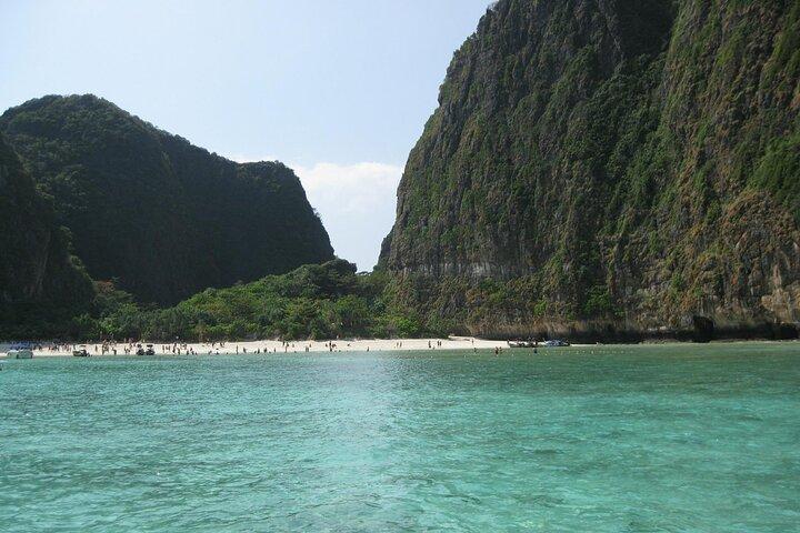 Phi Phi Islands Speedboat Full-Day Tour from Phuket +Buffet Lunch