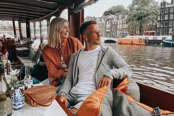 Amsterdam Canal Cruise in Classic Salon Boat With Drinks and Cheese