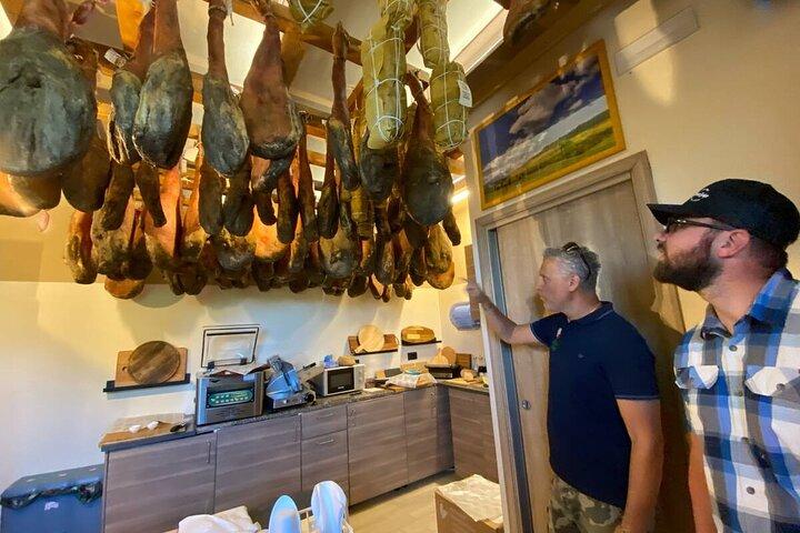 Cinta Senese tour with tasting dinner on the farm