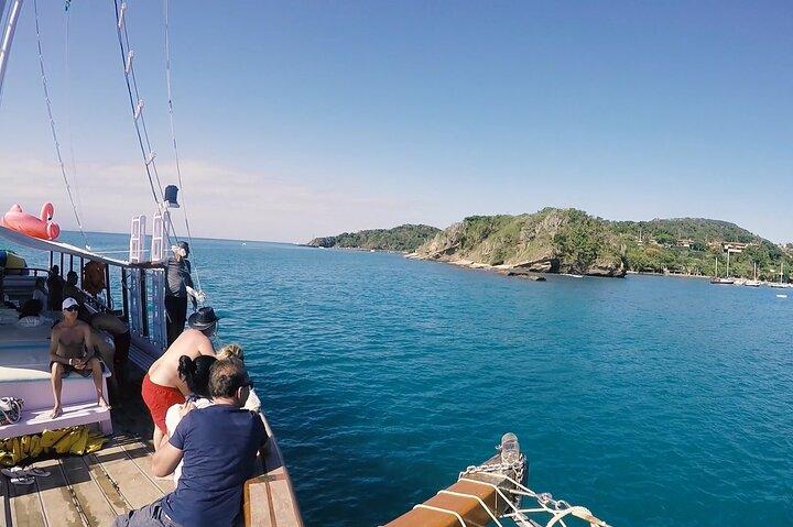 Boat Tour in Buzios with Lunch