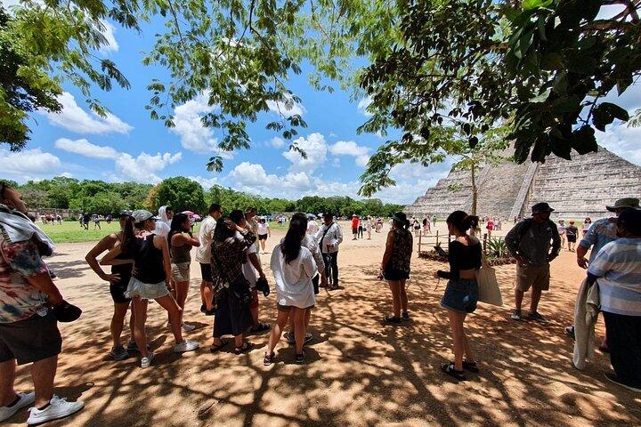 Chichen Itza Tour Plus with Cenote and Round Transportation