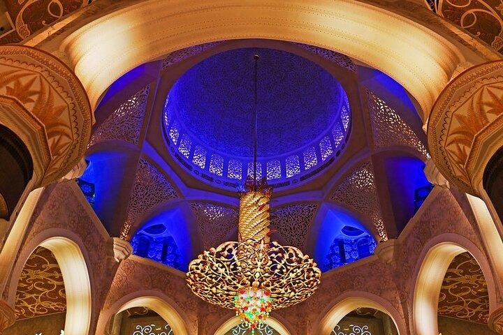 Abu Dhabi City Tour with Sheikh Zayed Grand Mosque