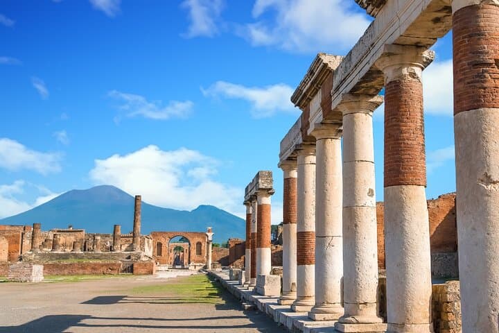Pompeii Private Guided Tour with nominative tickets from Naples