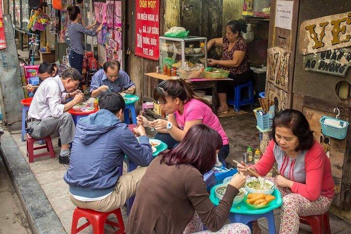 Hanoi Food & Train Street Tour