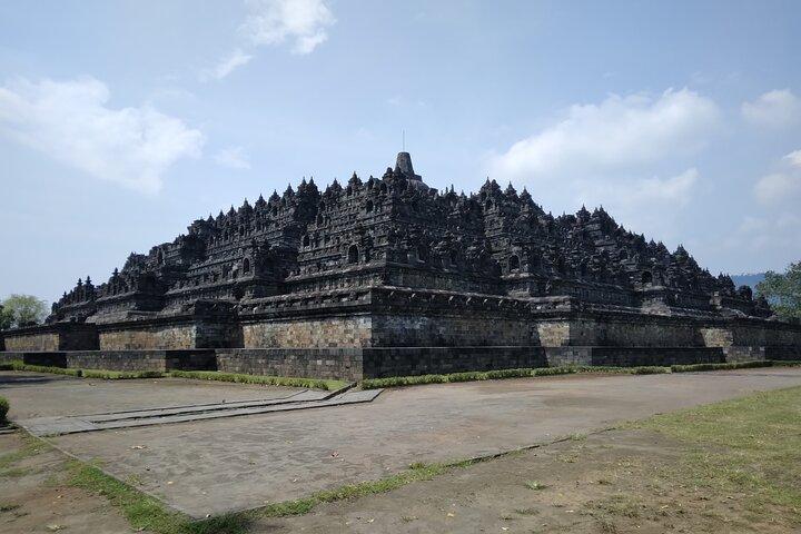 Yogyakarta: Borobudur Top Access & Prambanan Temple Private Tour