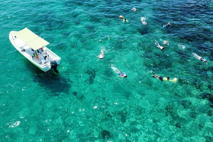 Boat Ride to the Arch with Snorkeling in Cabo