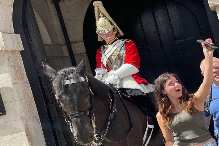 The Changing of the Guard Tour and Buckingham Palace