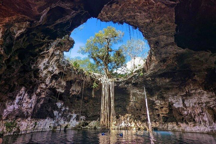 Merida : 4 Santa Barbara Cenotes and Bikes with Lunch