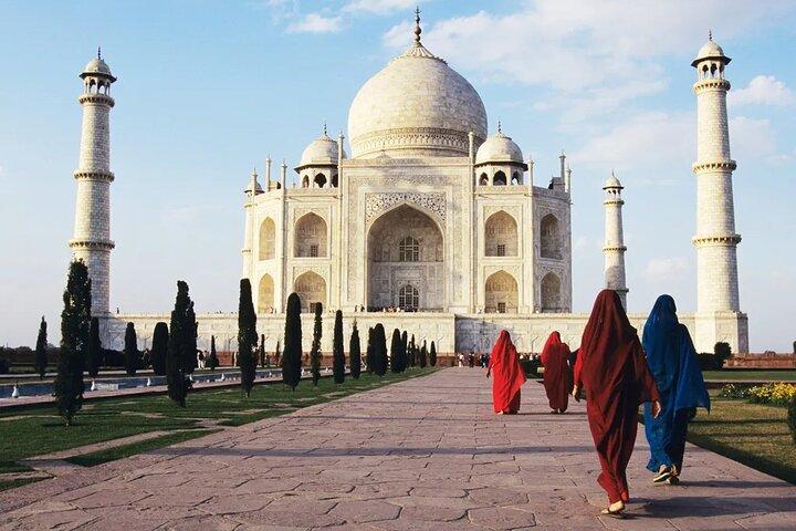 Day Trip To Taj Mahal, Agra Fort & Mehtab Bagh From Delhi By Car