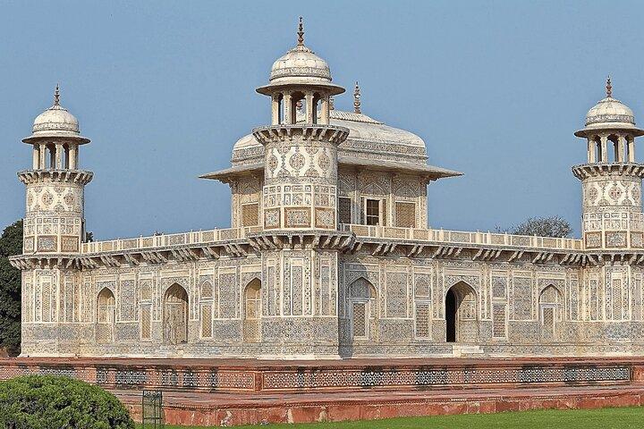 Day Trip To Taj Mahal, Agra Fort & Mehtab Bagh From Delhi By Car