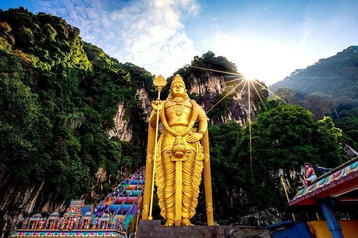 Private Tour: 3 in 1 Day Trip to Batu Caves, Bukit Melawati & Fireflies