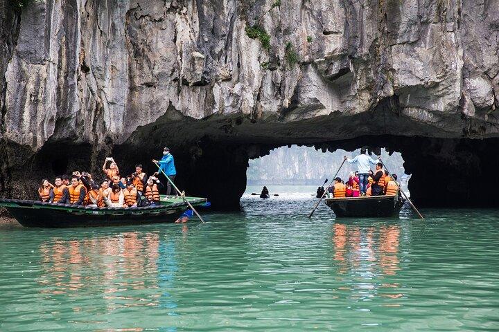 Halong Bay Private Day Tour (Halong 5-star Cruise, Car, English Guide, Cave, Titop, Buffet, Kayaking)