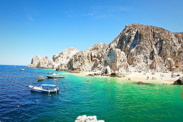 Snorkeling and whale watching Tour in Cabo