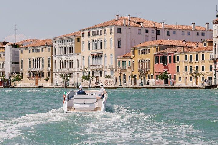 Venice: Explore Venice on Electric Boat
