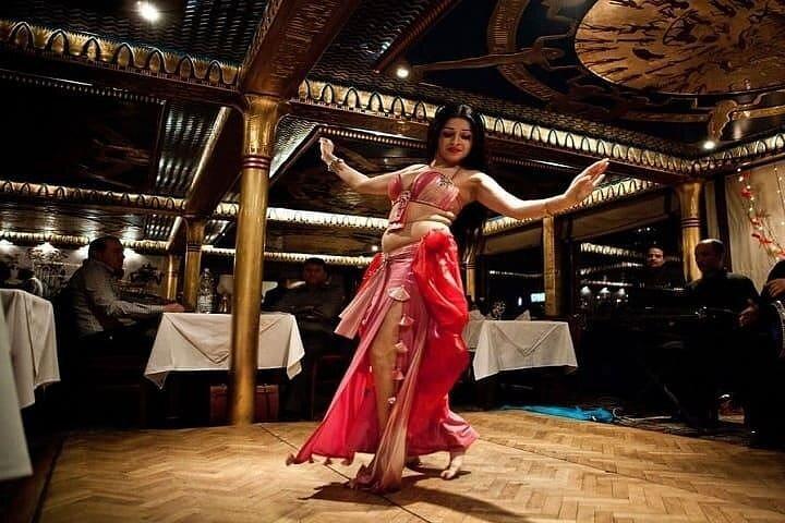 Luxury Cairo Nile Dinner Cruise with Belly Dance & Floka Show