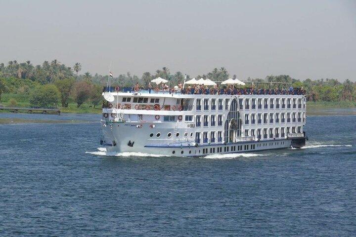 4 Day Nile Cruise Aswan to Luxor Abu simbel Hot Air Balloon