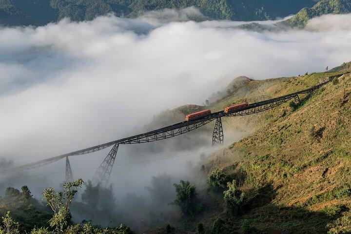 2-day Sapa Trekking & Fansipan Cable Car & Bus from Hanoi