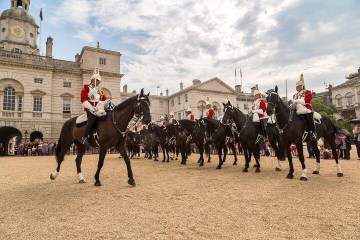 The Changing of the Guard Tour and Buckingham Palace