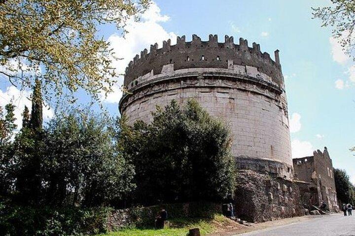 3-Hour Catacumbs and Appian Way Park Tour in Golf Car Pickup