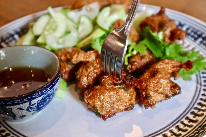 Bangkok Private Walking Food Tour with 10+ Tastings in Chinatown