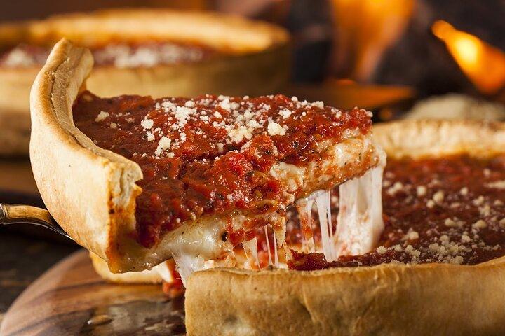 Chicago Food Tour: 6 Dishes with Deep Dish Pizza & Beef Sandwich