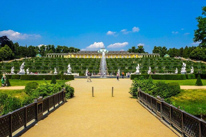 Private Transfer from Berlin to Dresden with 2 Hours of Sightseeing