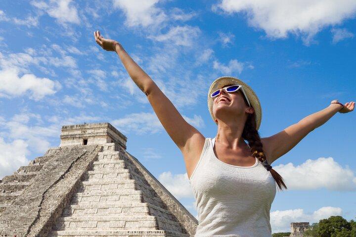 Chichen Itza, Yucatecan Buffet, Cenote Saamal and Valladolid