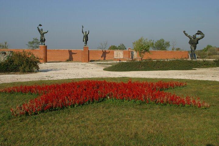 Guided Tour with Admission in Memento Park
