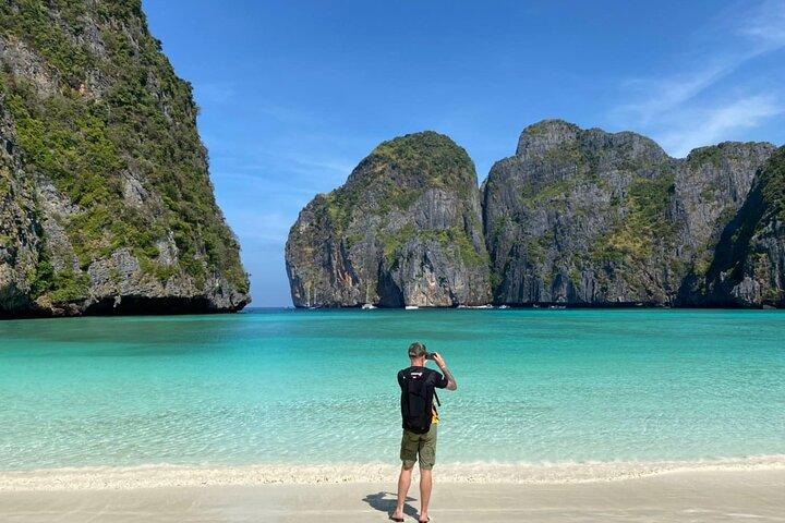 Phi Phi Islands and Maya Bay Tour by Speedboat from Krabi