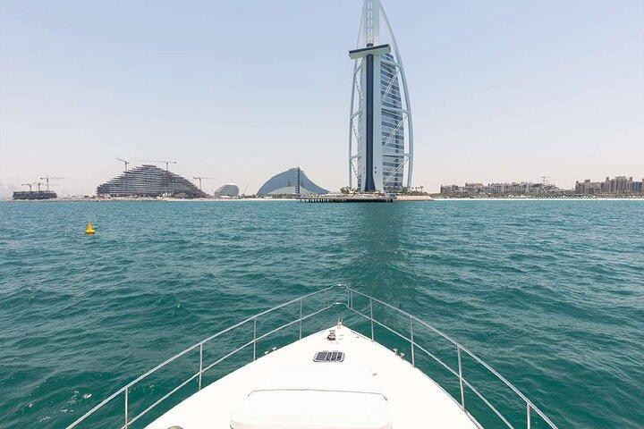 1 Hour Private Luxury Yacht Experience in Dubai