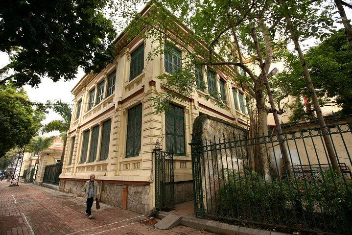 Private Hanoi Half-Day Tour: Train Street and Must Visit Places