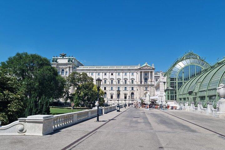 Private Walking Tour of Hitler's Vienna with Jan