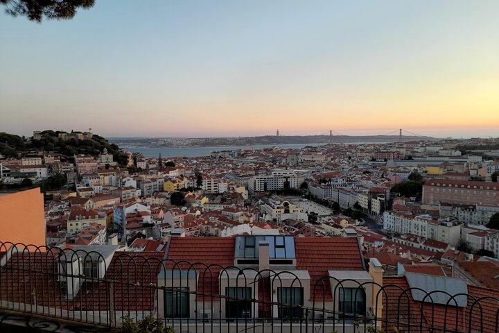 1-hour private eco tuk-tuk tour for up to 6 people through Lisbon