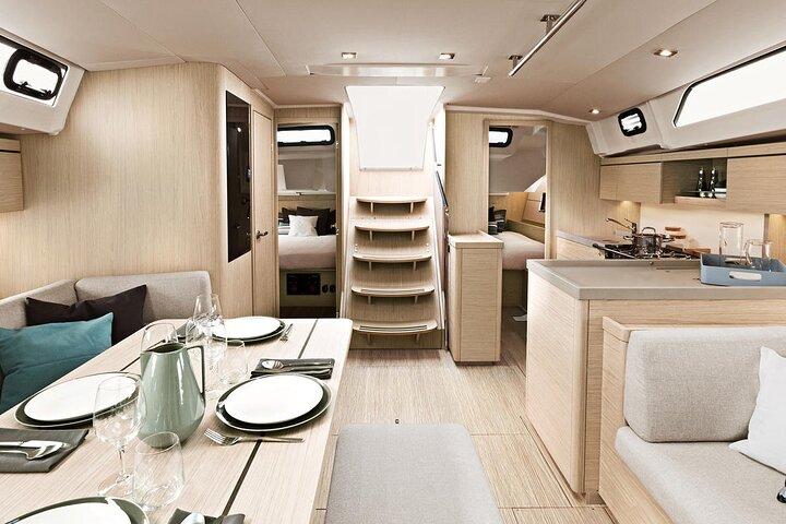 Santorini: Caldera Private Sailing Boat Cruise with Beneteau Oceanis 46.1